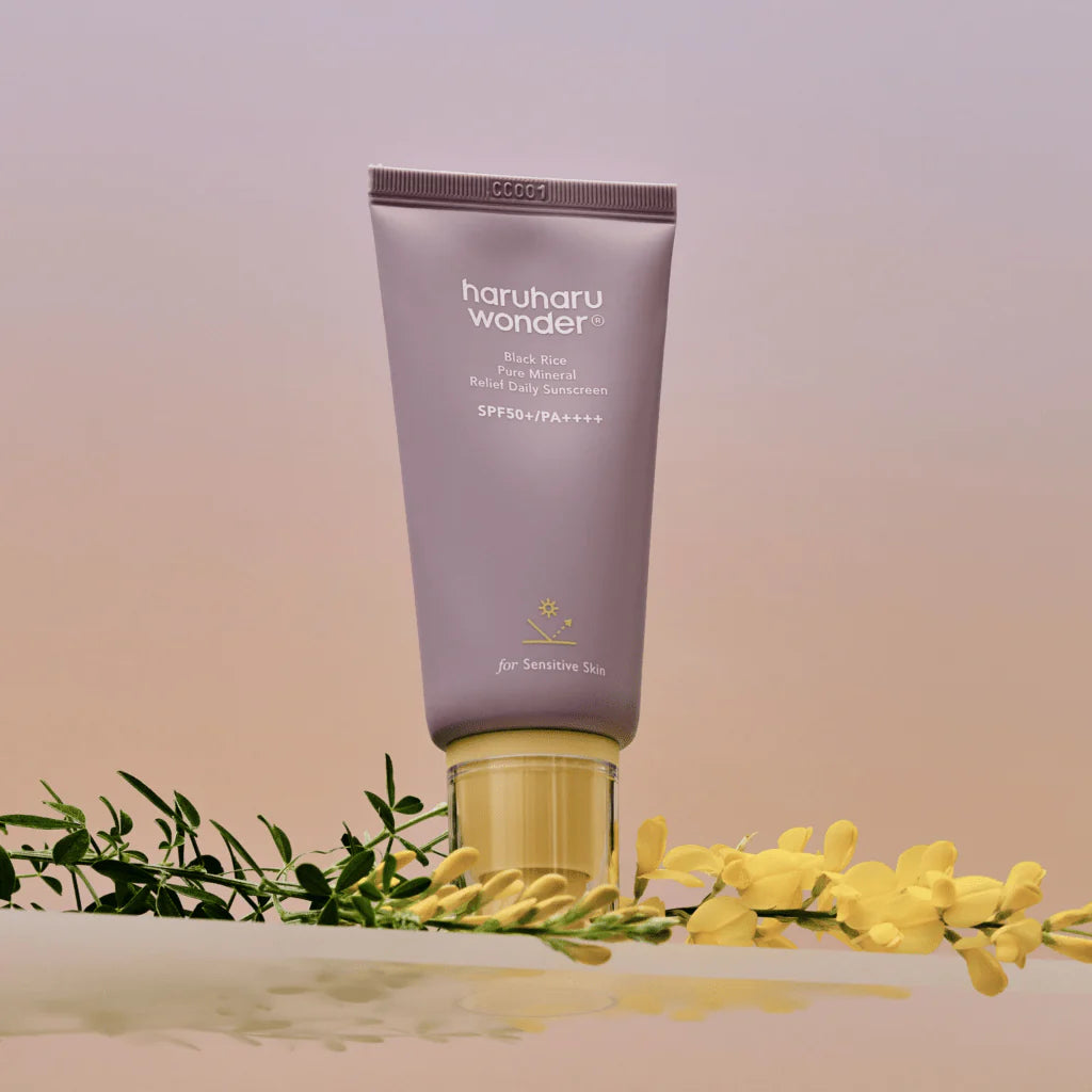 Haruharu Wonder melno rīsu tīrs minerālu nomierinošs SPF 50+ saules krēms 50 ml